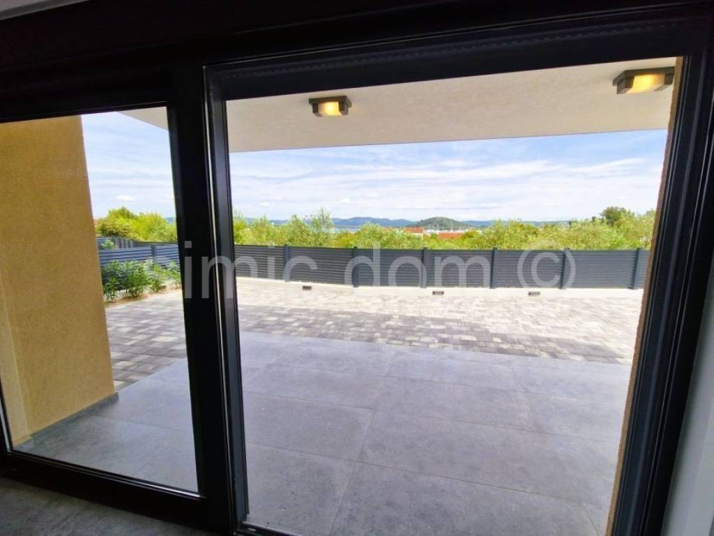 Apartman na moru, Prodaja, Murter, Murter