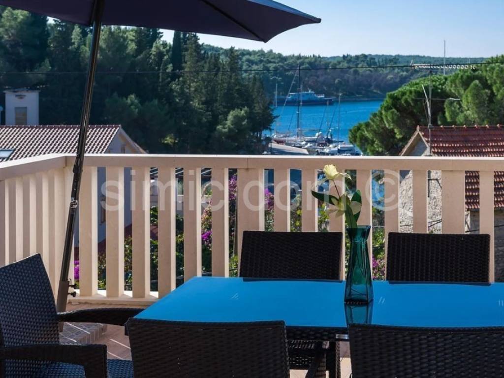 Apartman na moru, Prodaja, Milna, Milna