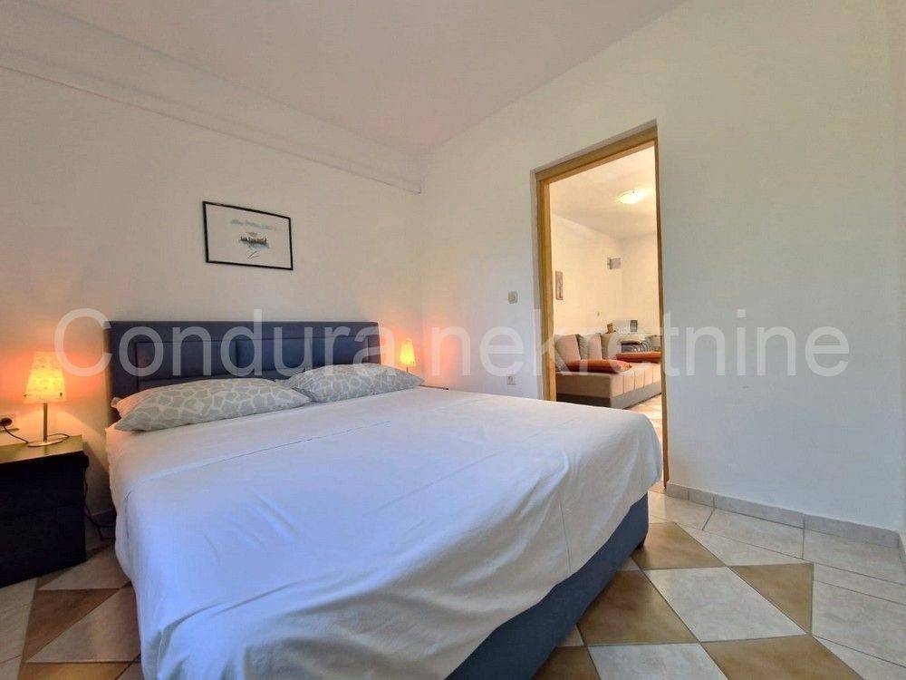 Apartman na moru, Prodaja, Vir, Vir