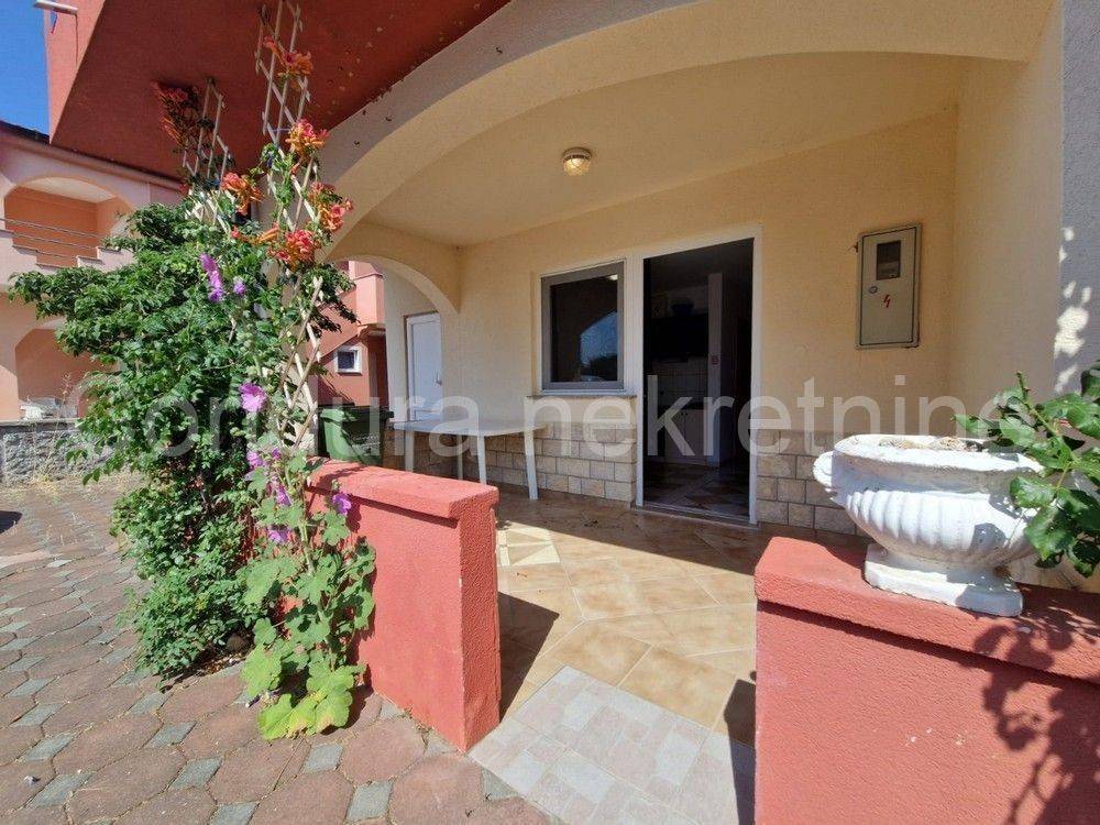 Apartman na moru, Prodaja, Vir, Vir