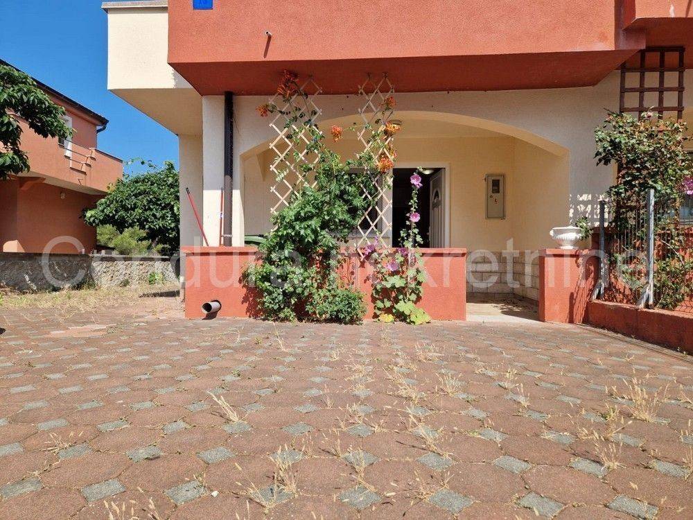 Apartman na moru, Prodaja, Vir, Vir