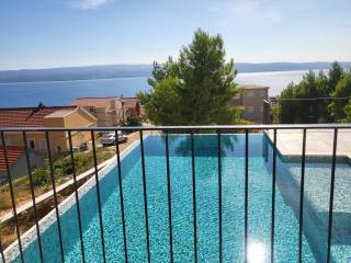 Luksuzna vila, Prodaja, Dugi rat, Dugi Rat