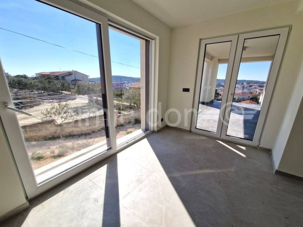 Apartman na moru, Prodaja, Murter, Murter