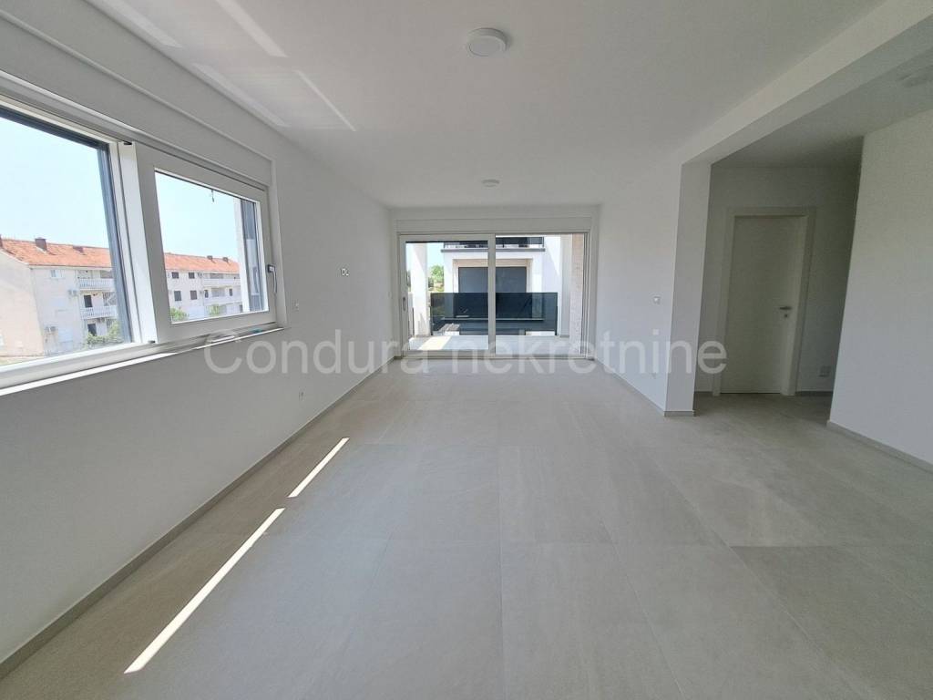 Apartman na moru, Prodaja, Privlaka, Privlaka
