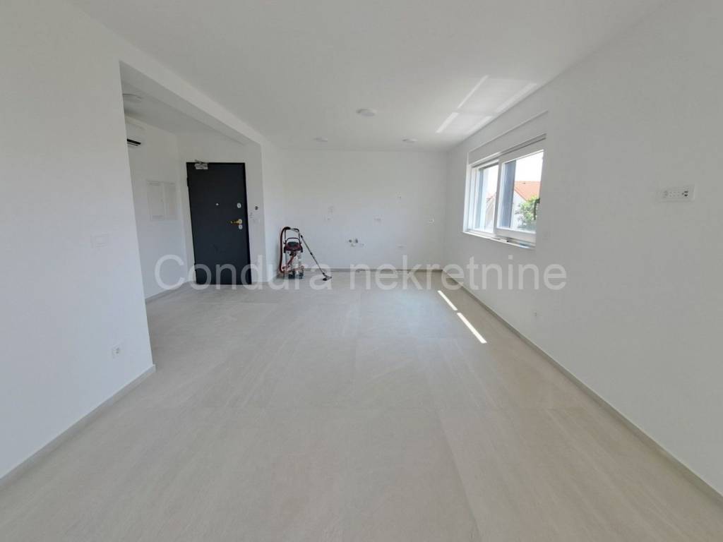 Apartman na moru, Prodaja, Privlaka, Privlaka