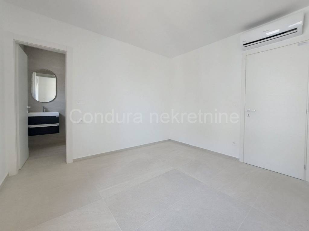 Apartman na moru, Prodaja, Privlaka, Privlaka