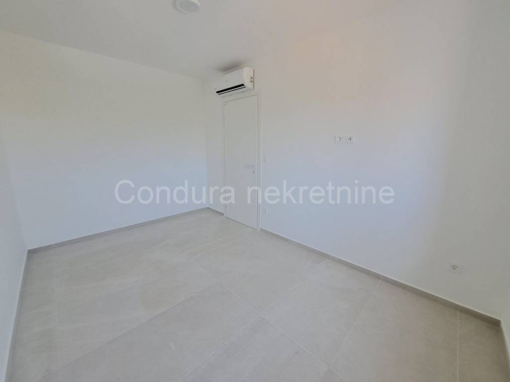 Apartman na moru, Prodaja, Privlaka, Privlaka