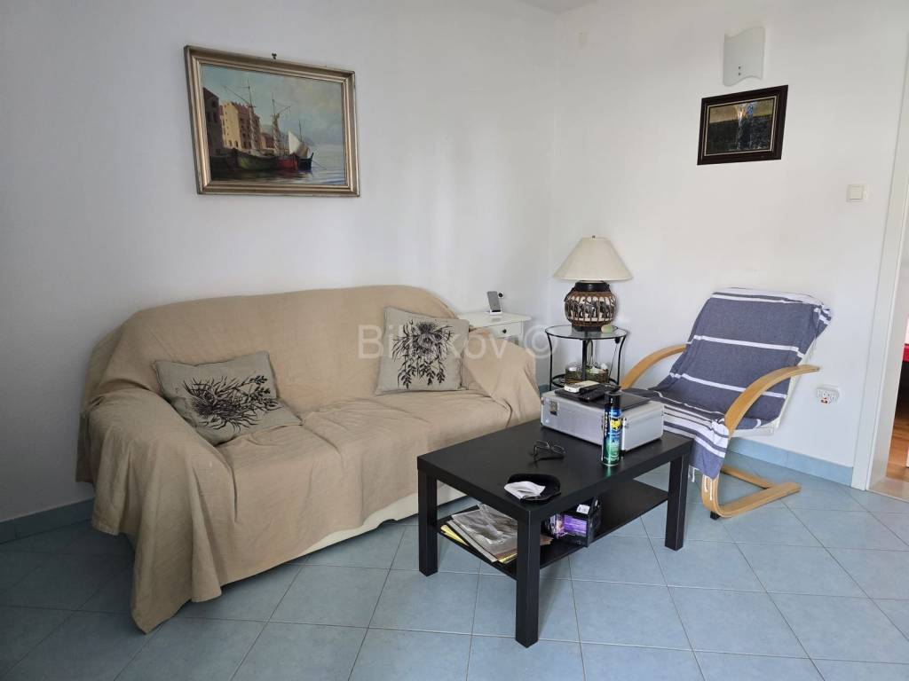 Dvojna kuća, Prodaja, Okrug, Okrug Gornji