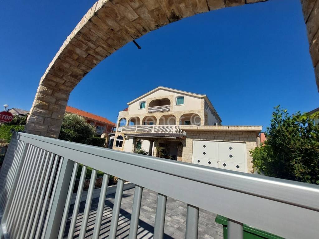 Stambeno poslovni objekt, Prodaja, Vir, Vir