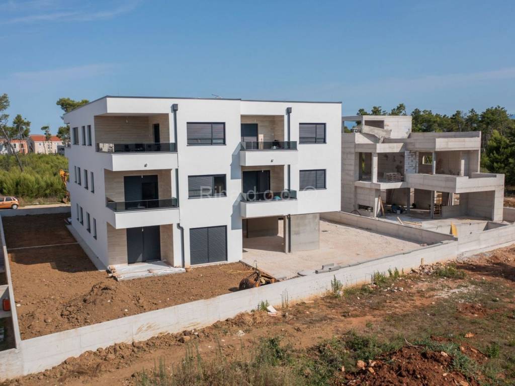 Apartman s okućnicom, Prodaja, Privlaka, Privlaka
