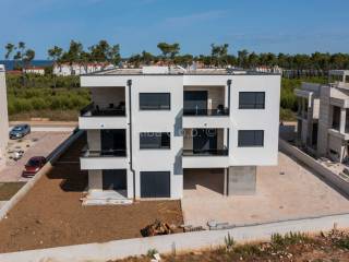 Apartman s okućnicom, Prodaja, Privlaka, Privlaka