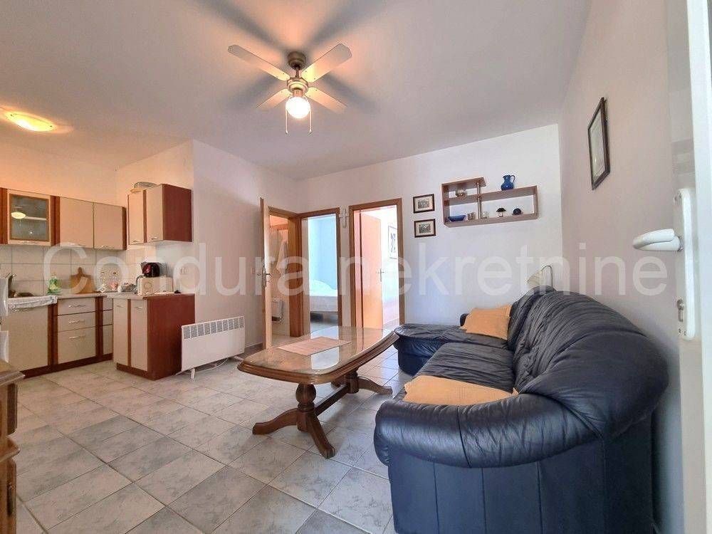 Apartman na moru, Prodaja, Vir, Vir