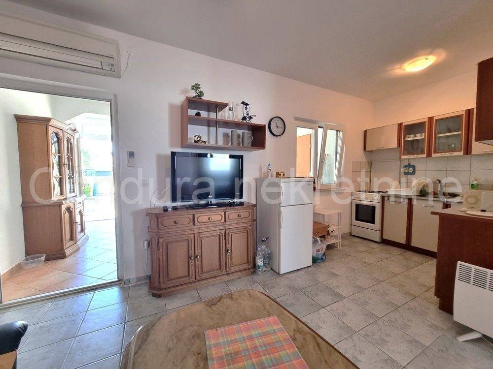 Apartman na moru, Prodaja, Vir, Vir
