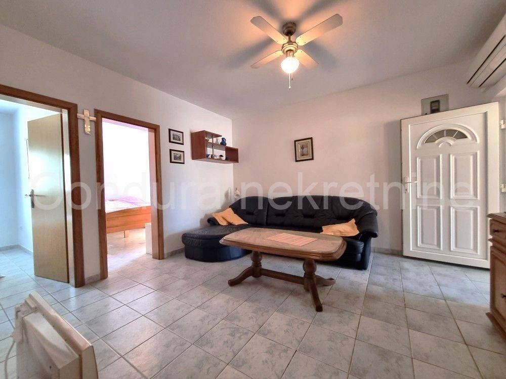 Apartman na moru, Prodaja, Vir, Vir