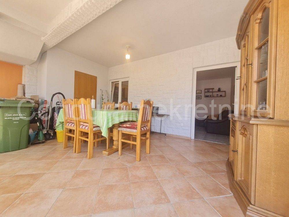 Apartman na moru, Prodaja, Vir, Vir
