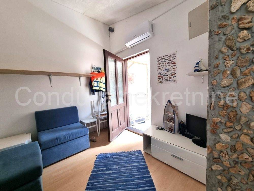 Apartman na moru, Prodaja, Vir, Vir