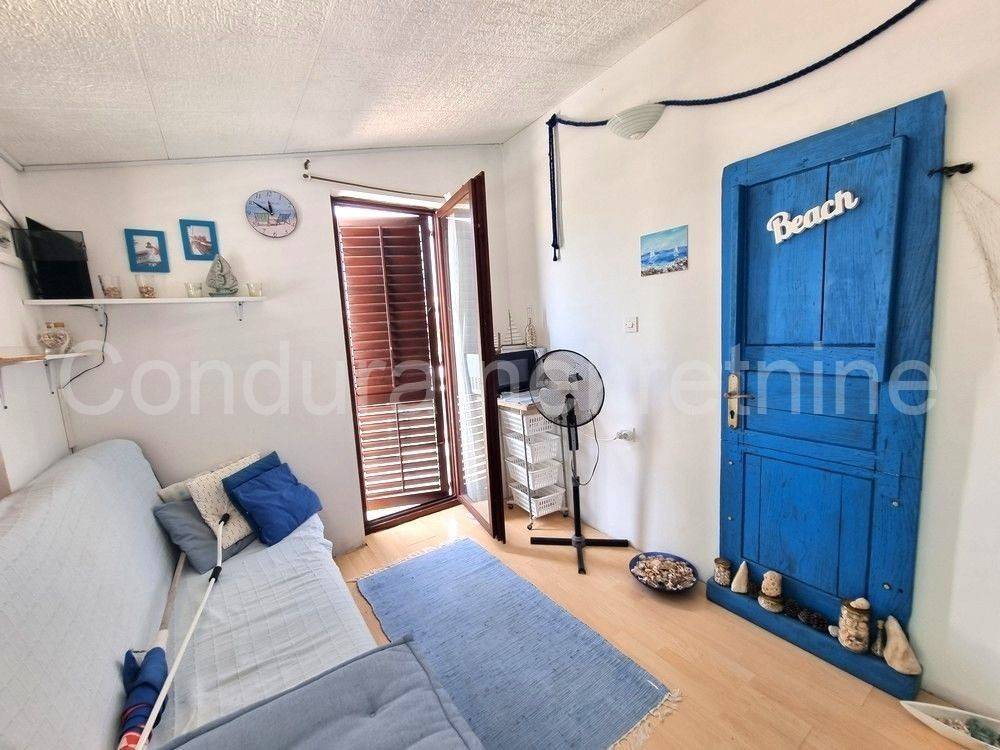Apartman na moru, Prodaja, Vir, Vir