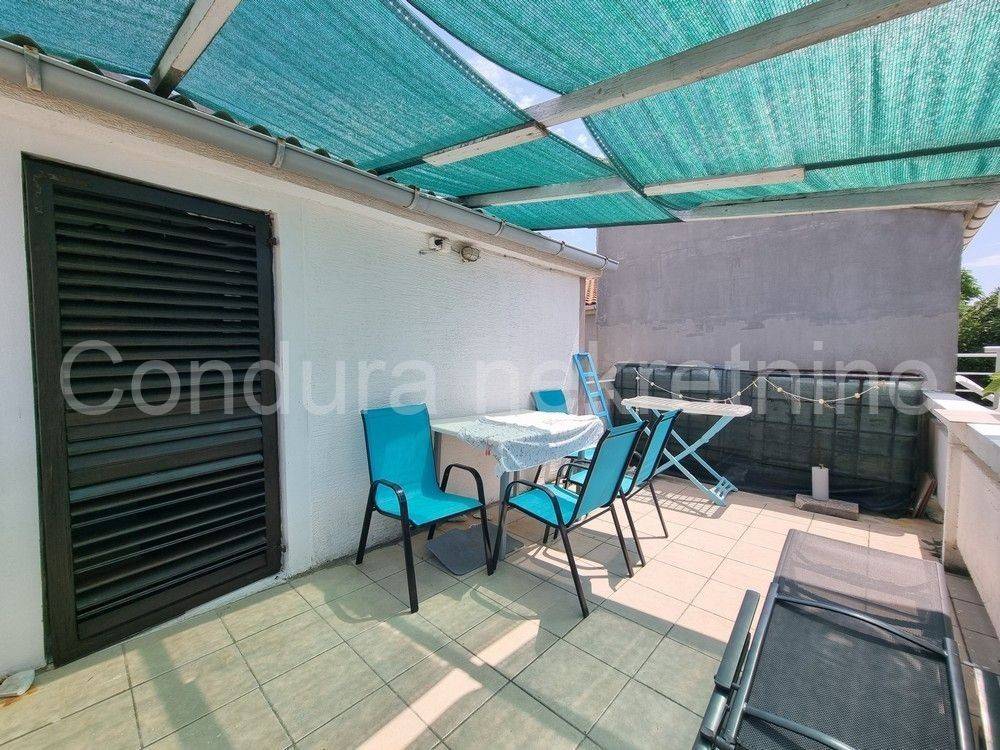 Apartman na moru, Prodaja, Vir, Vir