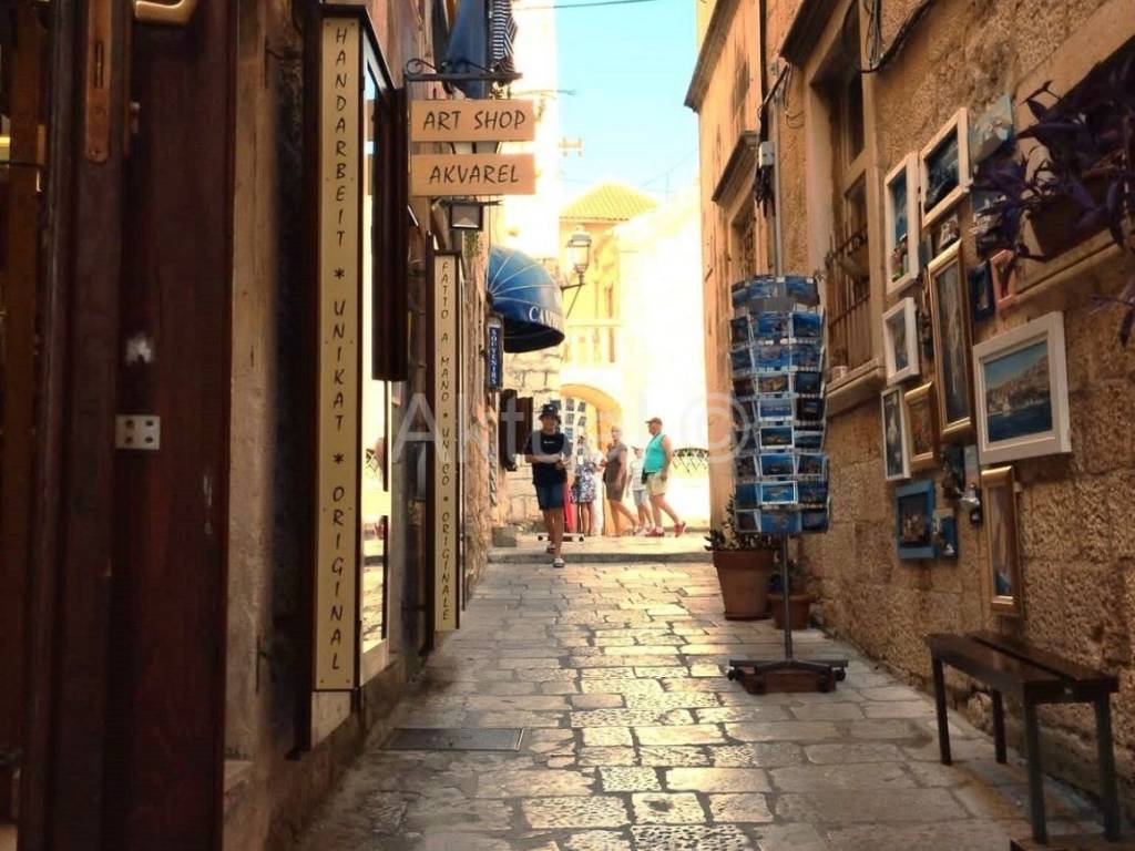 Kamena kuća, Prodaja, Vis, Vis