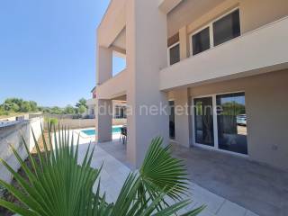 Apartman s okućnicom, Prodaja, Vir, Vir