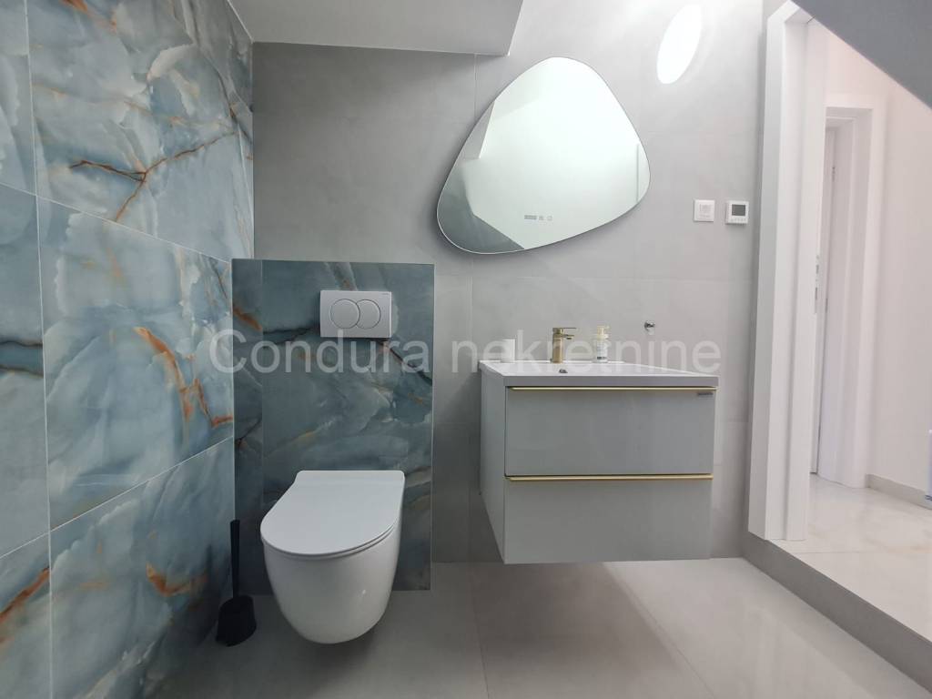 Apartman s okućnicom, Prodaja, Vir, Vir