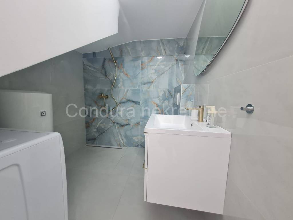 Apartman s okućnicom, Prodaja, Vir, Vir