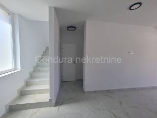 Apartman s okućnicom, Prodaja, Vir, Vir