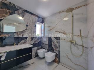 Apartman s okućnicom, Prodaja, Vir, Vir