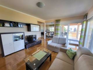 Apartman na moru, Prodaja, Nin, Zaton