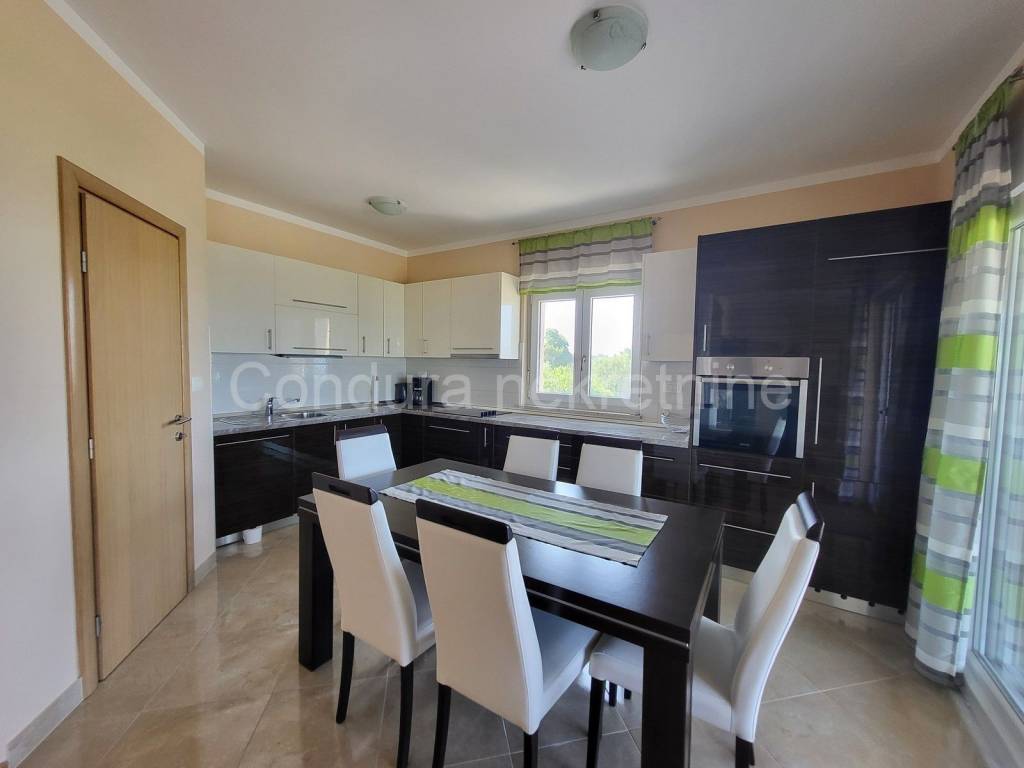 Apartman na moru, Prodaja, Nin, Zaton