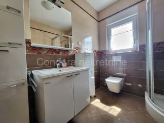 Apartman na moru, Prodaja, Nin, Zaton