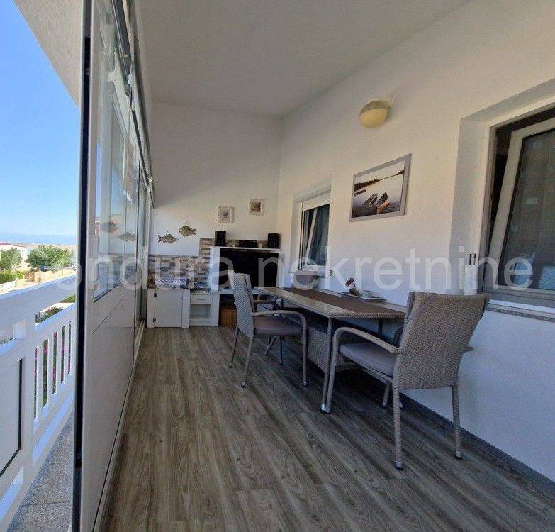 Apartman na moru, Prodaja, Vir, Vir