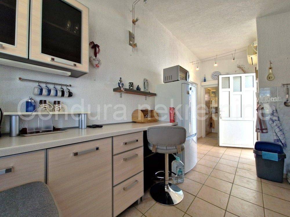 Apartman na moru, Prodaja, Vir, Vir
