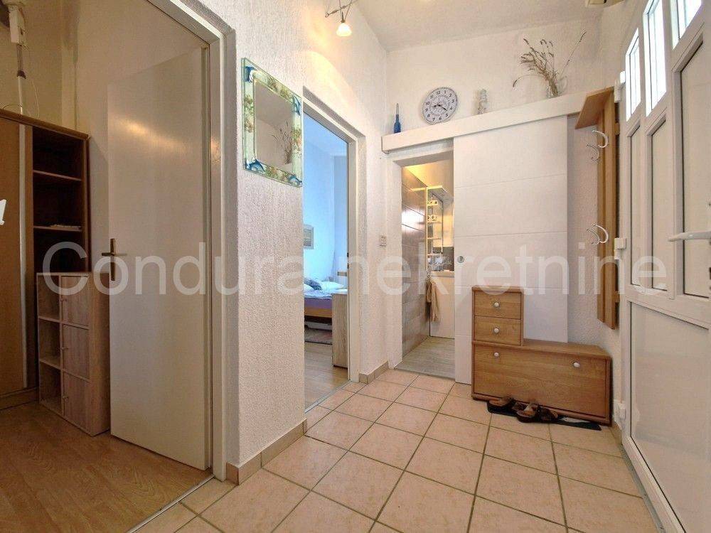 Apartman na moru, Prodaja, Vir, Vir