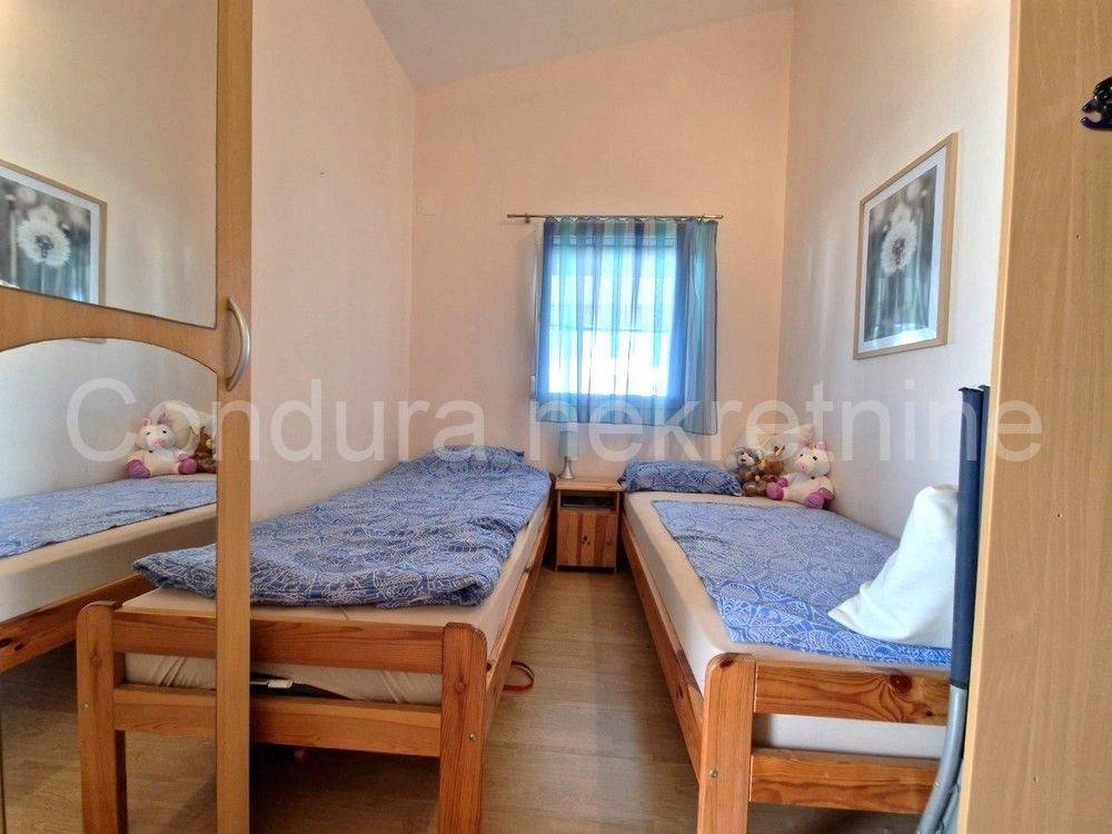 Apartman na moru, Prodaja, Vir, Vir