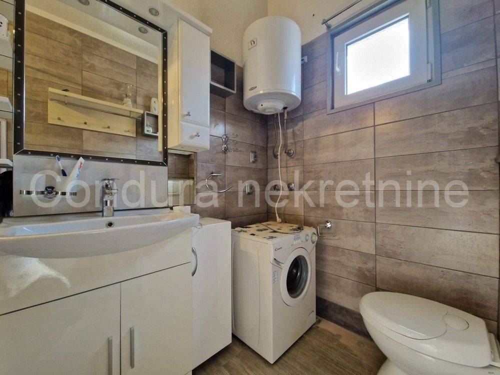 Apartman na moru, Prodaja, Vir, Vir