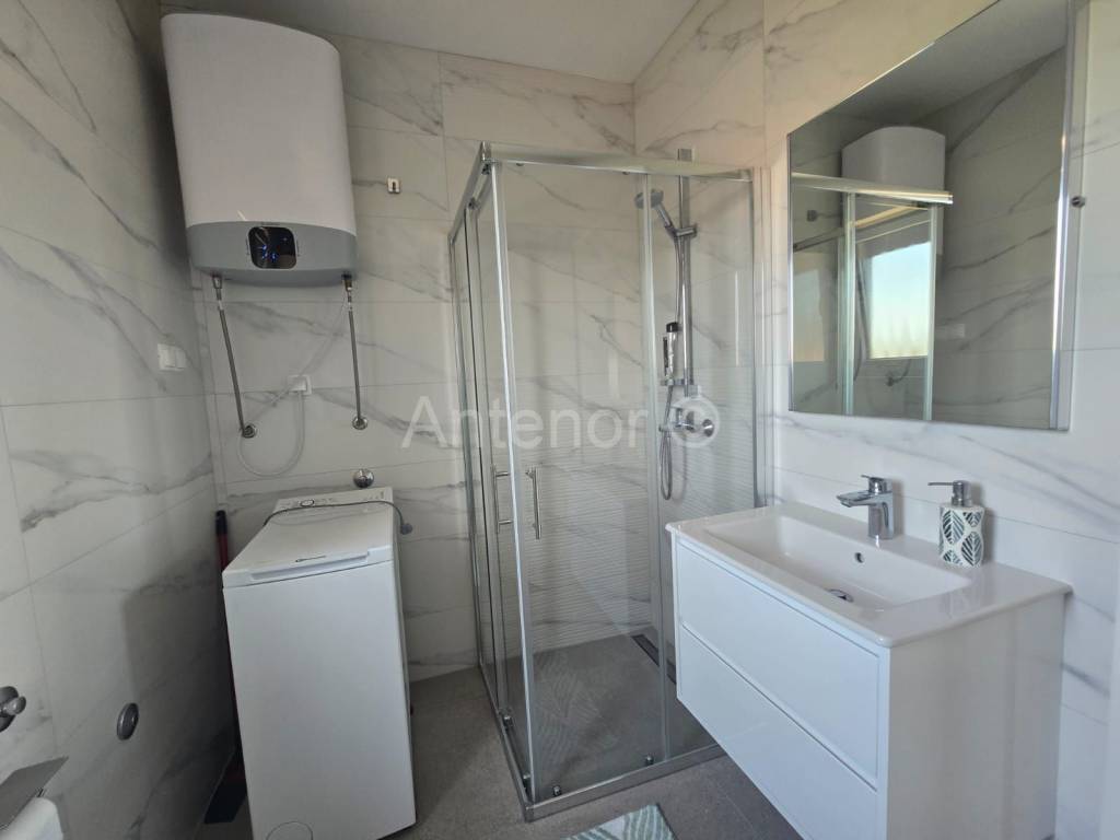 Apartman na moru, Prodaja, Nin, Nin