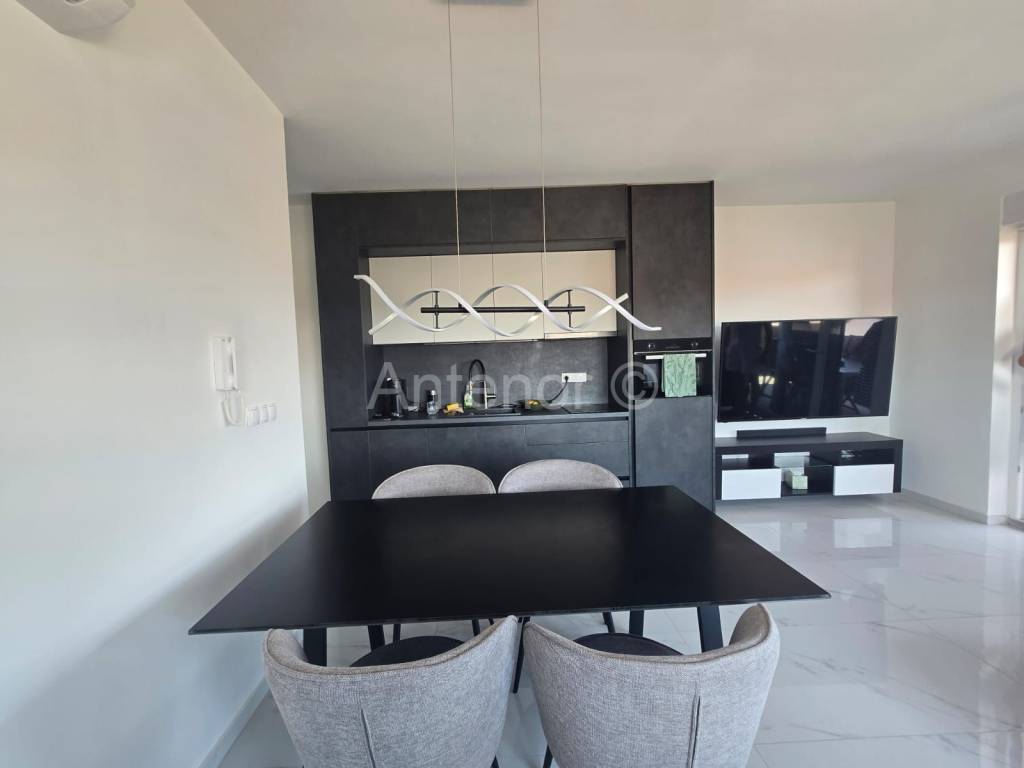 Apartman na moru, Prodaja, Nin, Nin