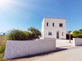 Vila, Prodaja, Privlaka, Privlaka