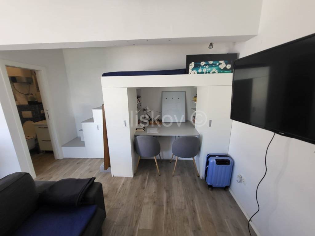 Stan u zgradi, Najam, Split, Split