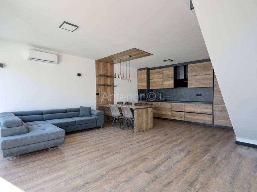 Kuća u nizu, Prodaja, Privlaka, Privlaka