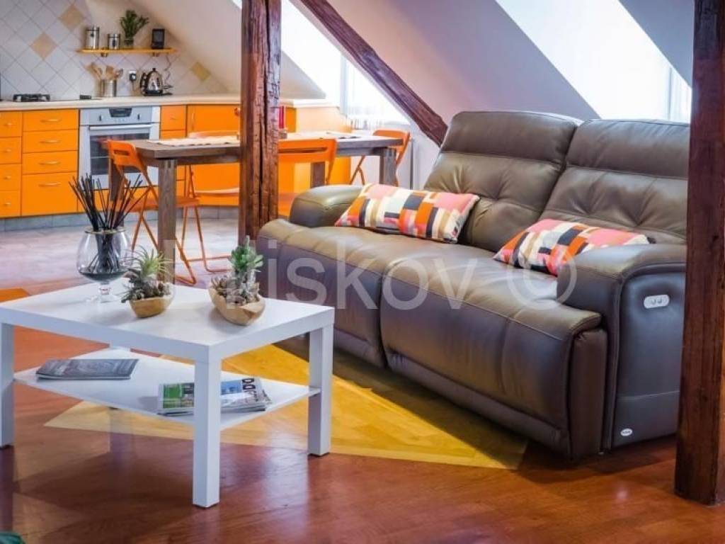 Stan u zgradi, Najam, Zagreb, Gornji Grad - Medveščak