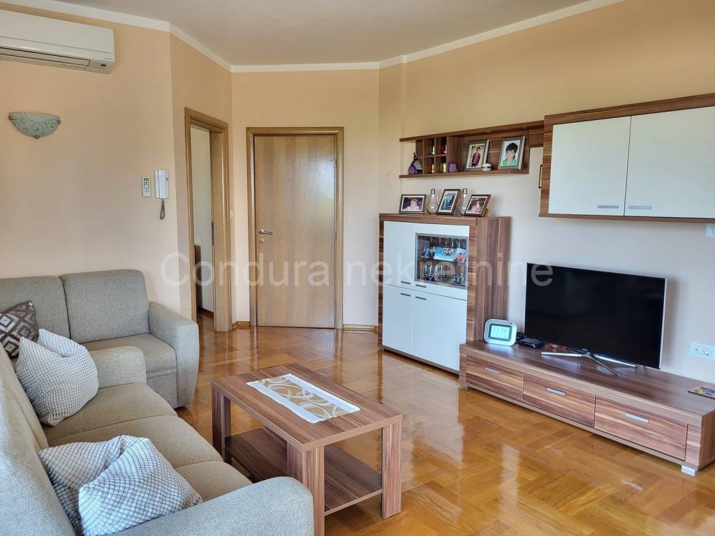 Apartman na moru, Prodaja, Nin, Zaton