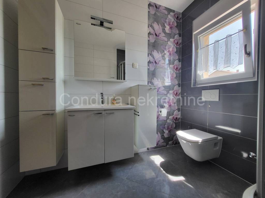 Apartman na moru, Prodaja, Nin, Zaton