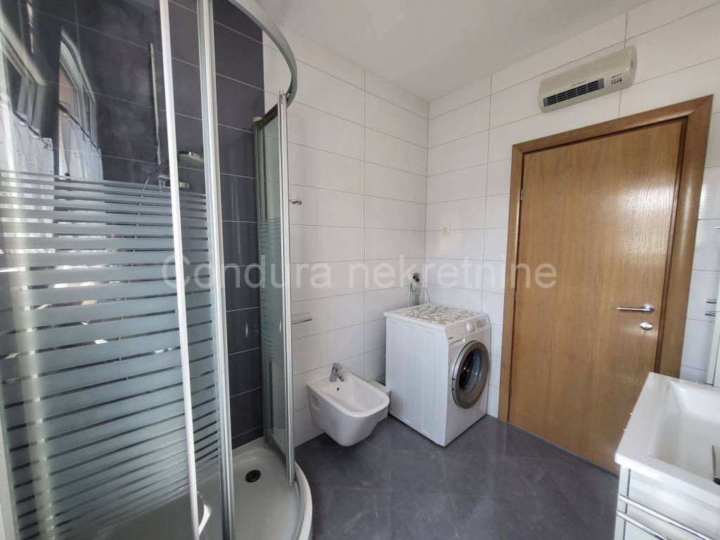 Apartman na moru, Prodaja, Nin, Zaton