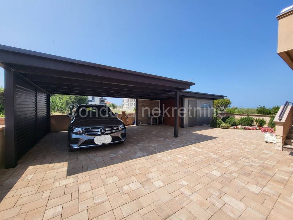 Apartman na moru, Prodaja, Nin, Zaton