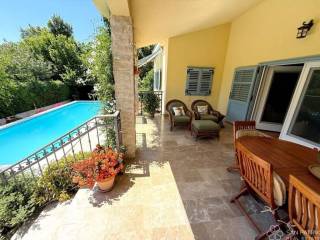 Vila, Prodaja, Kaštela, Kaštel Lukšić