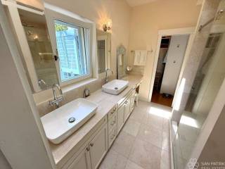 Vila, Prodaja, Kaštela, Kaštel Lukšić