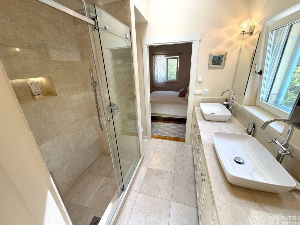 Vila, Prodaja, Kaštela, Kaštel Lukšić