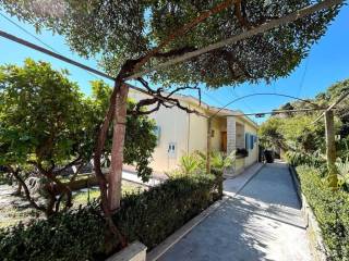 Vila, Prodaja, Kaštela, Kaštel Lukšić